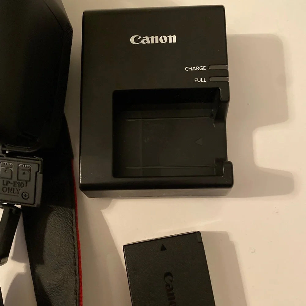 📸 Canon EOS Rebel T6 Body – Black | Barely Used | Original Box